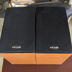 Beautiful Set Of Polk Audio Bookshelf Speakers!