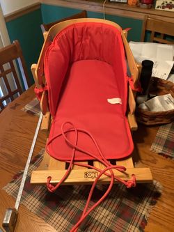 Flyer Baby Pull Sled. Wood Toddler To-Boggan. Wooden Sleigh for Kids, heavily padded with long rope Like new condition Only used as indoor decoration