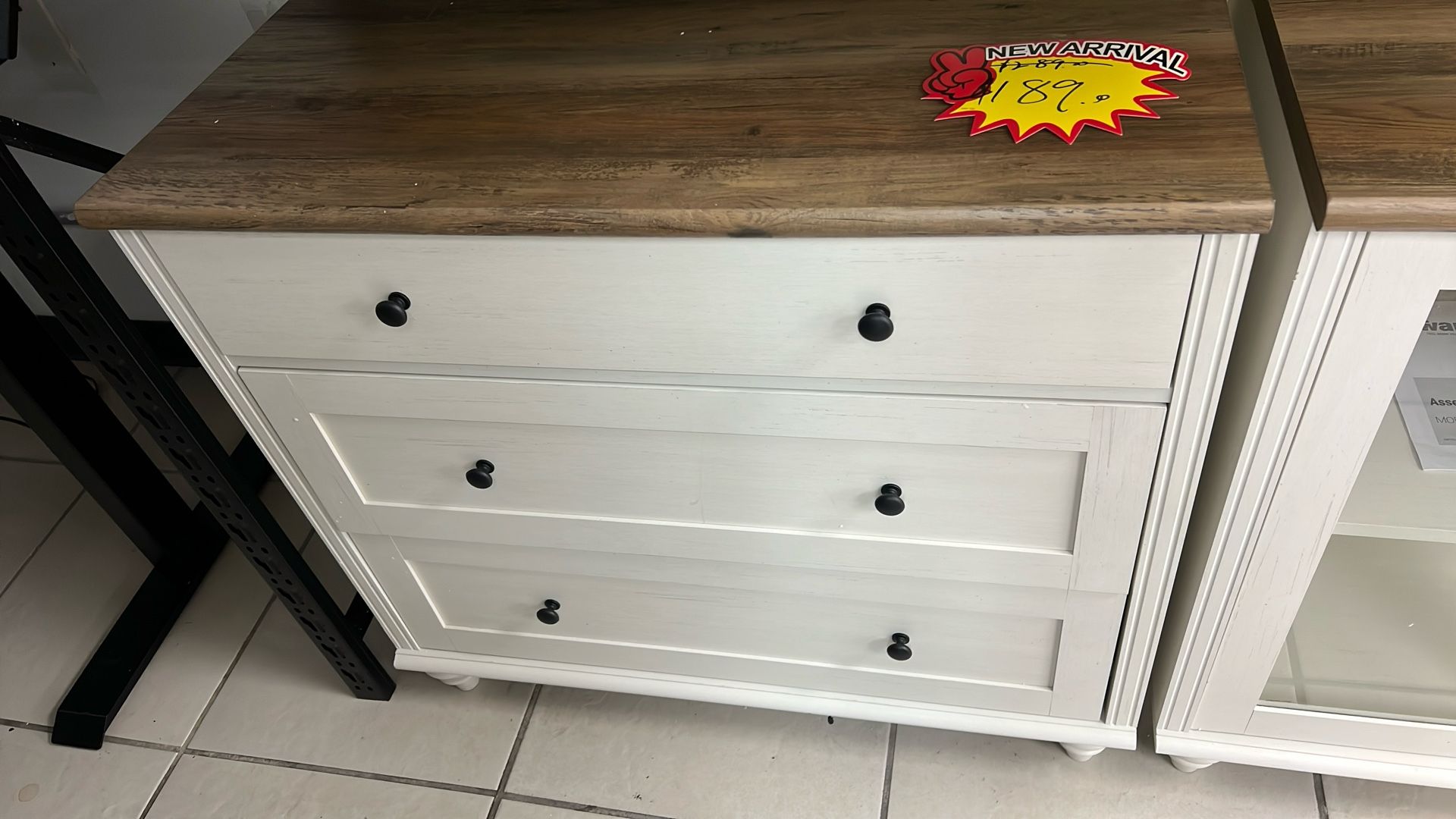 Wampat Dresser