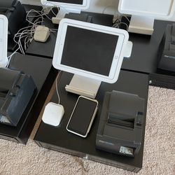 Like New Square POS system includes stand with card swipe reader, contactless/chip reader, receipt printer, cash drawer