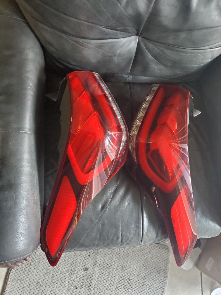 Genesis Sedan G80 Tail Corner Lights