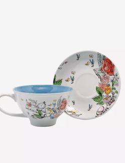 Set of 4 tea cups with saucer