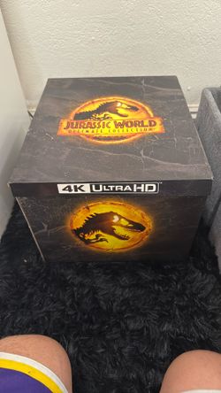 Jurassic World Ultimate Collection Premium Gift Set 4K Ultra HD Blu Ray