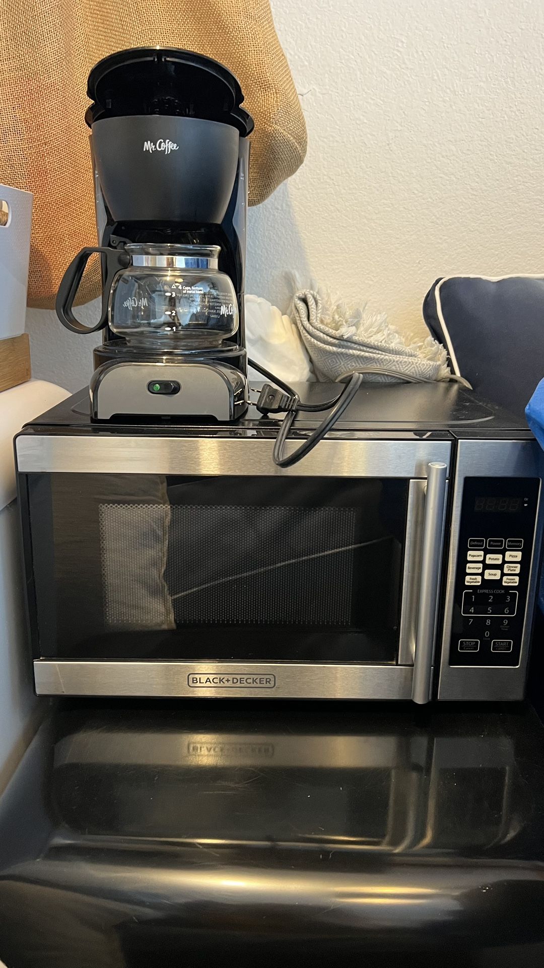 Black And Decker Microwave & Mini Coffee Maker