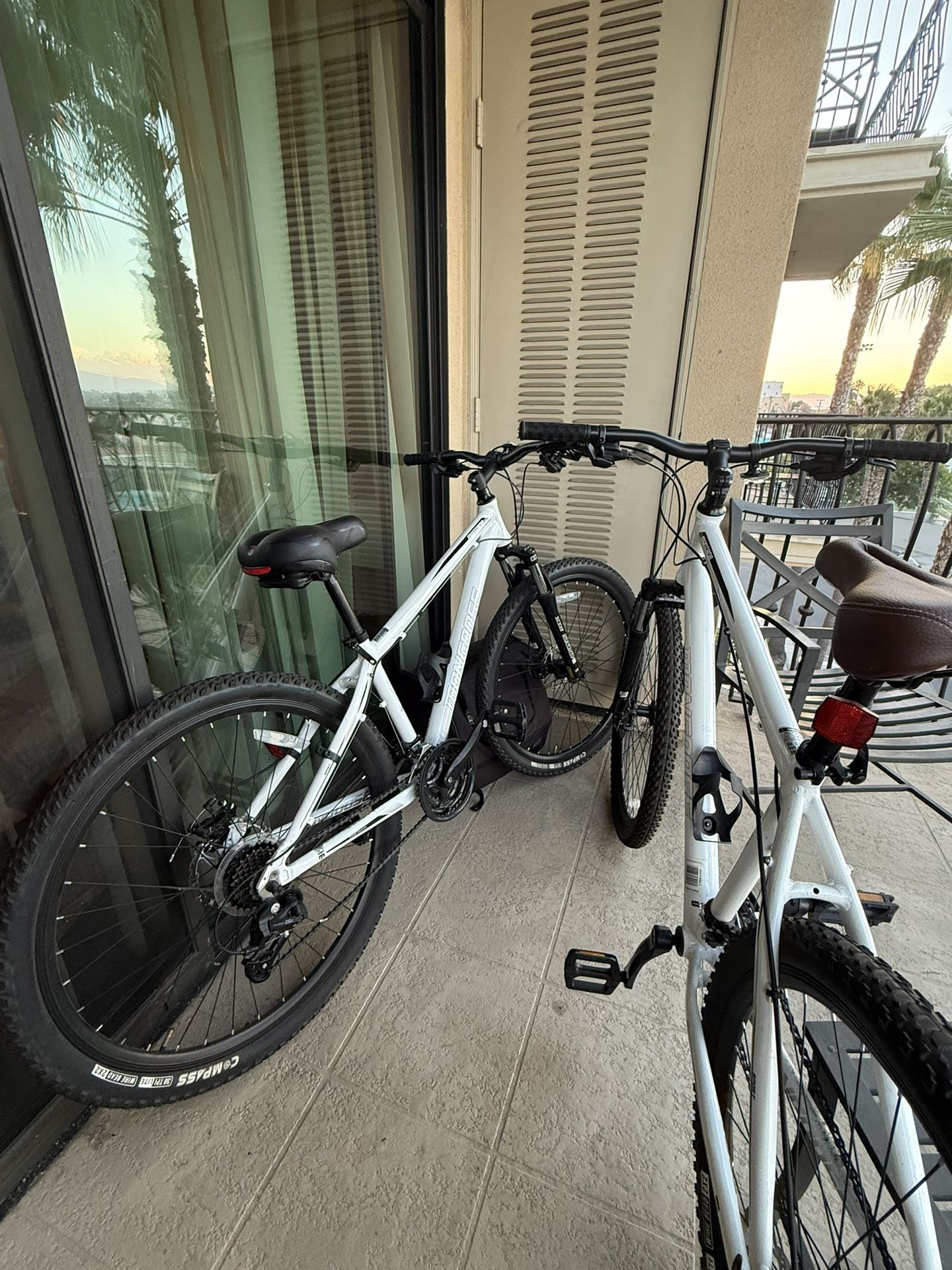 Mongoose Montana Sport Men and Women Mountain Bike, 21 Speed