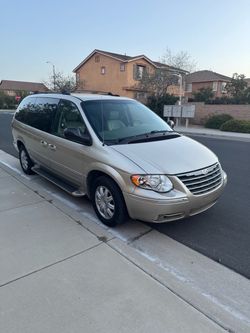2005 Town and Country