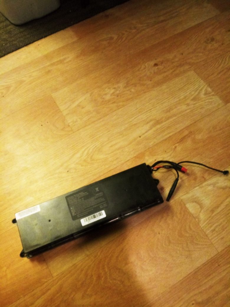 Model name: HY- RDF-S1004UM-MH1 lithium ion battery
