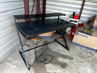 Evoke Gaming Desk