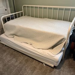Twin Day Bed With Trundle 