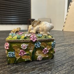 vintage Rucinni bunny rabbit jeweled metal trinket box with Swarovski crystals