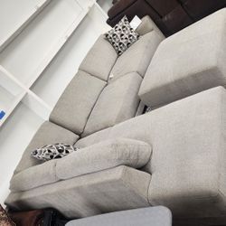 Comfortable Sectional Couch 