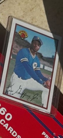80’s & 90’s baseball cards & collectibles