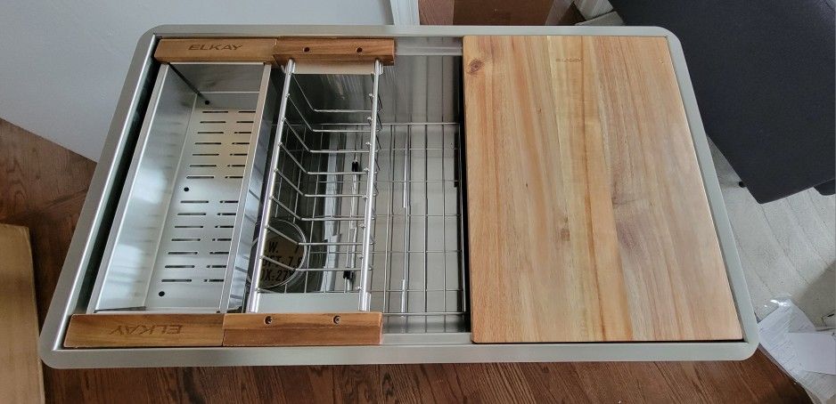 Elkay Crosstown 31-1/2" Undermount Single Basin Stainless Steel Kitchen Workstation Sink