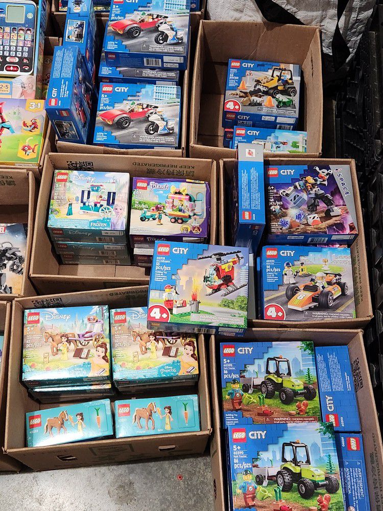 NEW LEGO Building Models(Not Everything $1), Need gone right away 