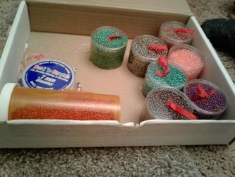 Beads with stretchy string