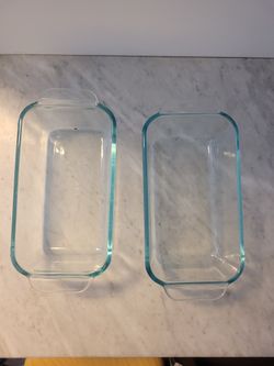 Pair of glass pyrex loaf dishes
