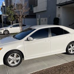Toyota Camry SE Clean Title 2012