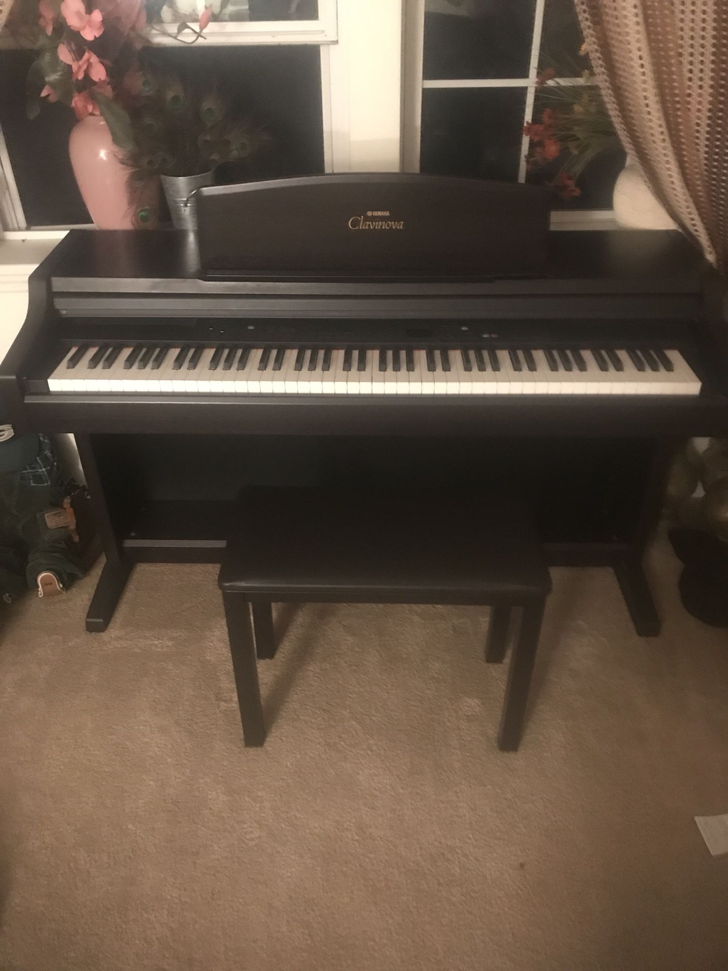 YAMAHA CLAVINOVA CLP-840 DIGITAL PIANO