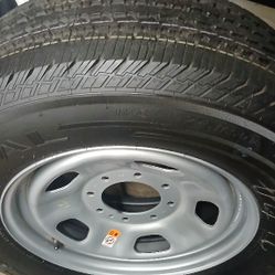 275 65 r18  new tires and wheels. from F -250