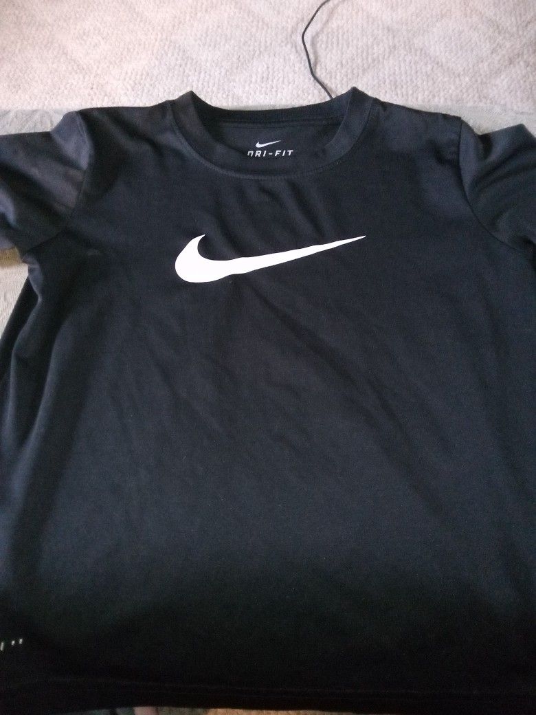 Nike T Shirt