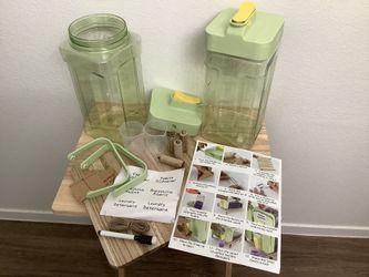 2-Piece 1-Gallon Liquid Laundry Detergent Dispenser With Wood Stand & Accessories For Laundry Room Organization, Green