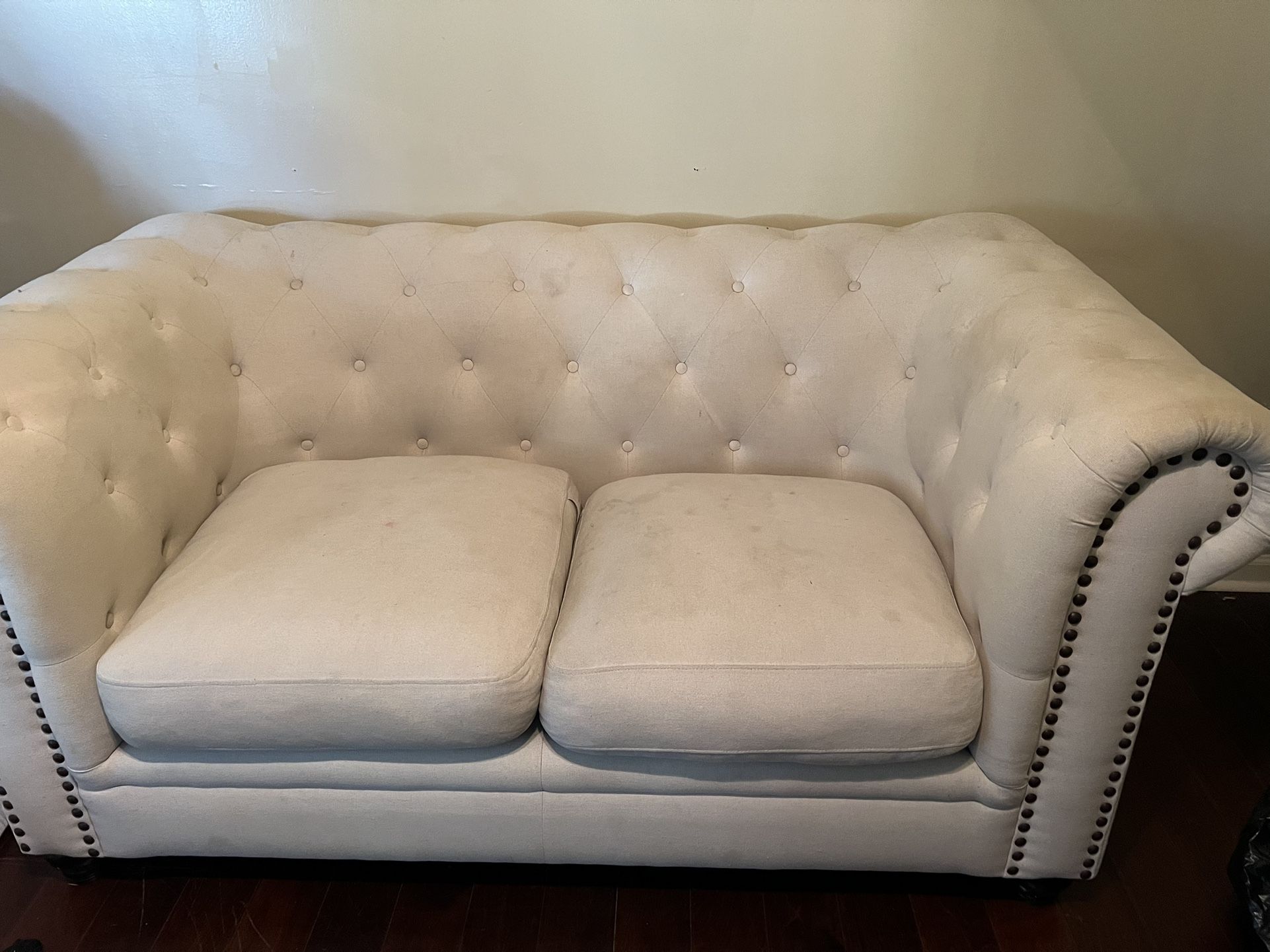 White Cloth Sofa 