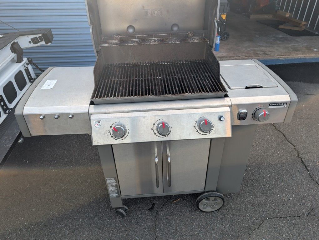 Weber Genesis II LX