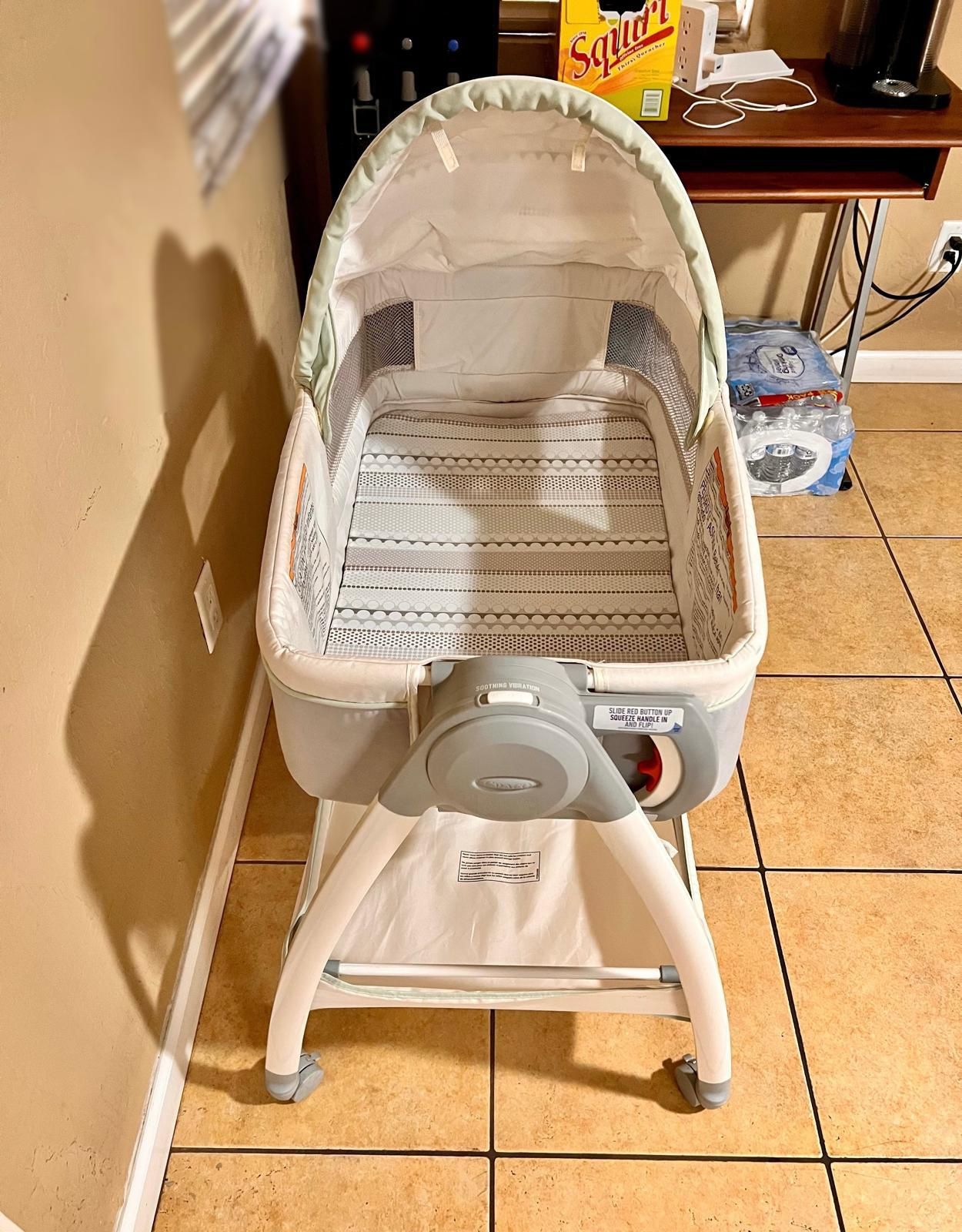 Graco Bassinet & Changing Table