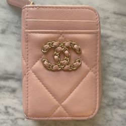Chanel Wallet - Light Pink - Gold hardware (Almost New) 