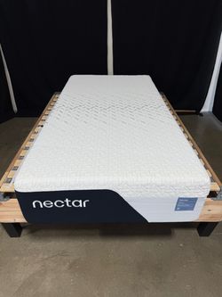 Nectar Classic Memory Foam Mattress (Twin XL)