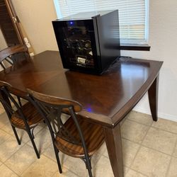 Extendable Dining Table