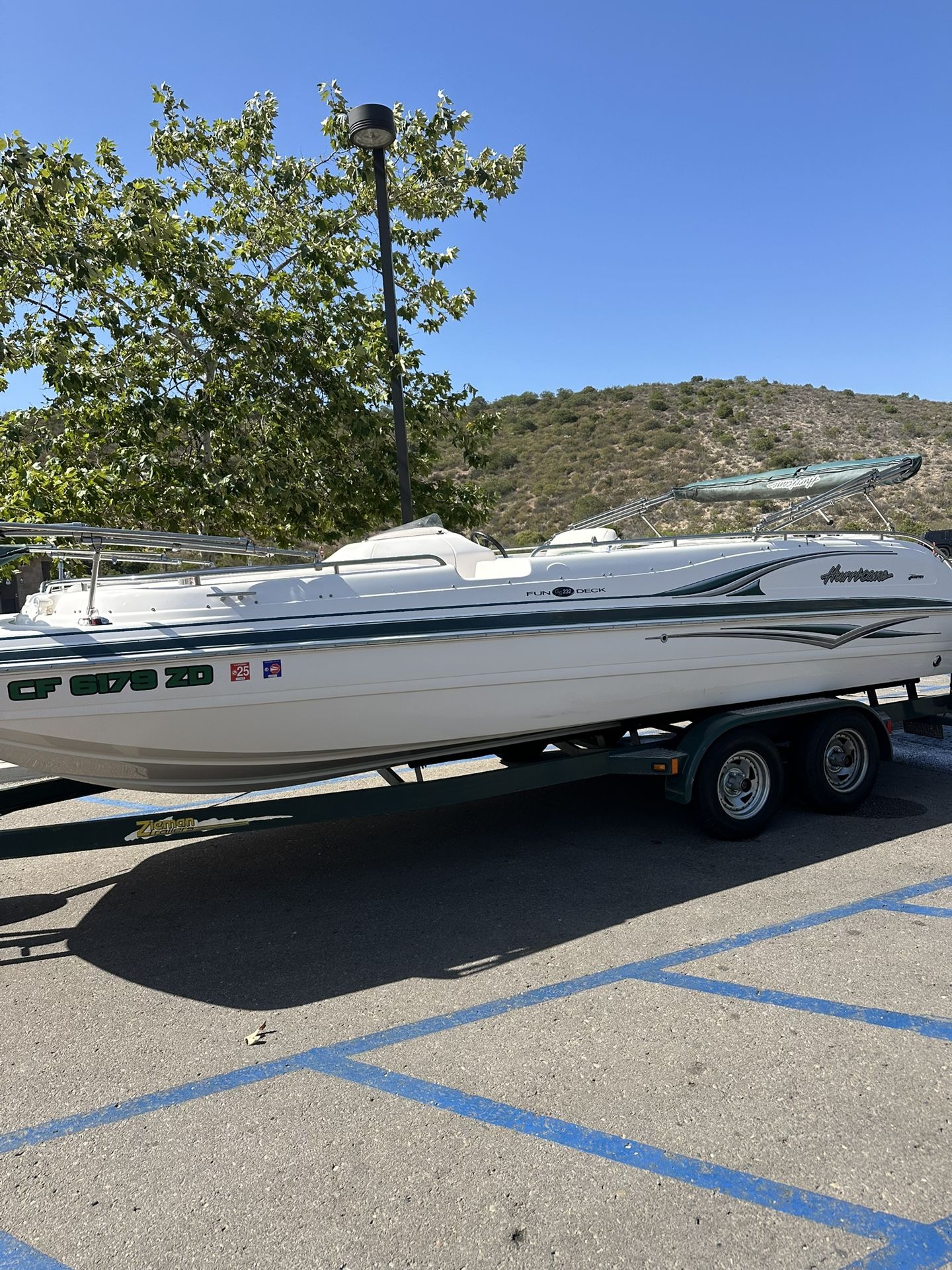 2004 Hurricane Fundeck 232 GS