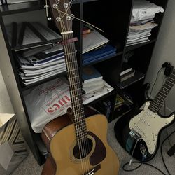 Yamaha Acustic Guitar En Great Condition 