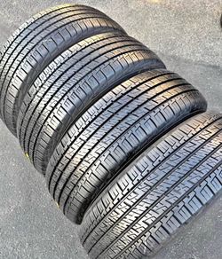 Set 225/55-18 Goodyear con el 80% de vida