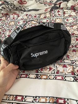 Supreme waist bag (SHIPPING ✅)