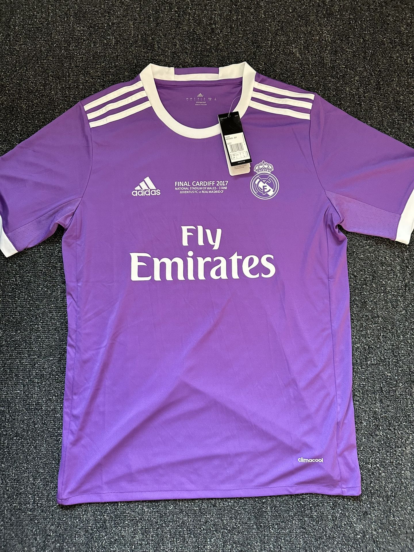 Real Madrid 2017/18 Away Third Kit Size L Brand New