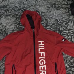 TOMMY HILFIGER  