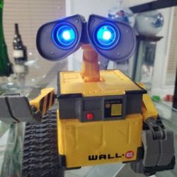 Disney Pixar Wall-E Hello Wall-E RC Robot Lights Sounds 2020 Mattel Toy.  Disney Pixar Wall-E Robot Remote Control RC Toy (NOT REMOTE) Talking Works D