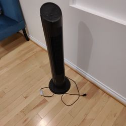 One Omnibreeze Tower Fan 