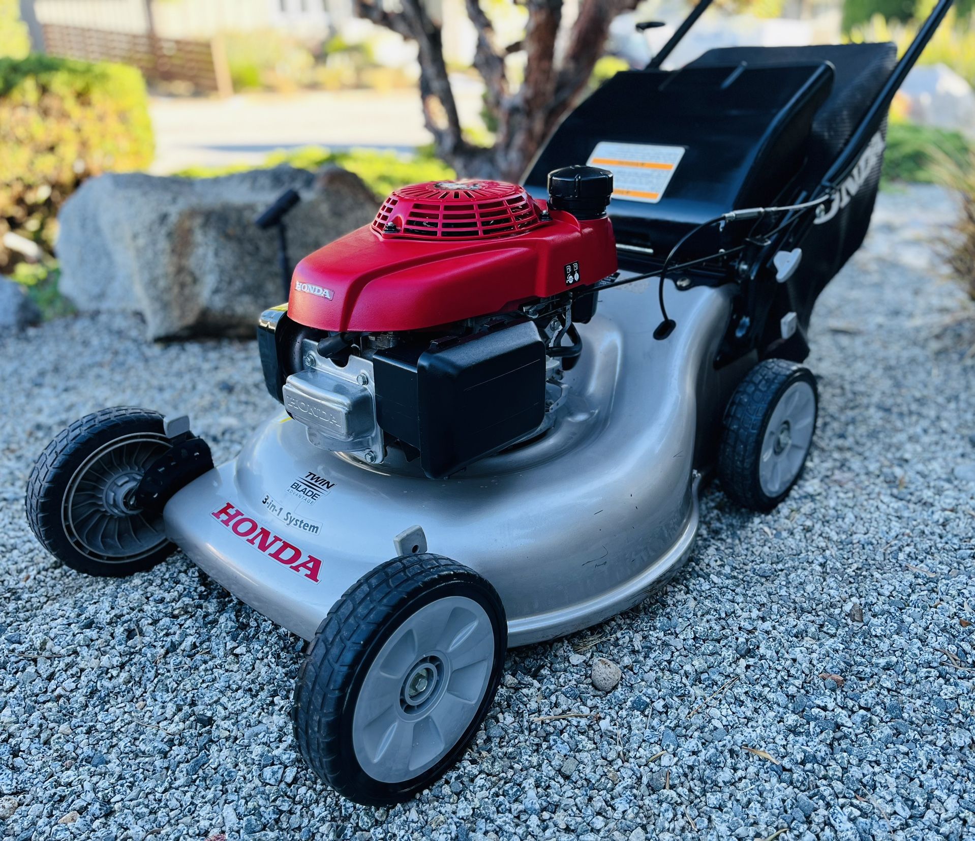 Honda HRR2169VKA Self-Propelled Lawn Mower - Excellent Condition 