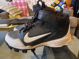 Softball Nike cleats size 2Y. 
