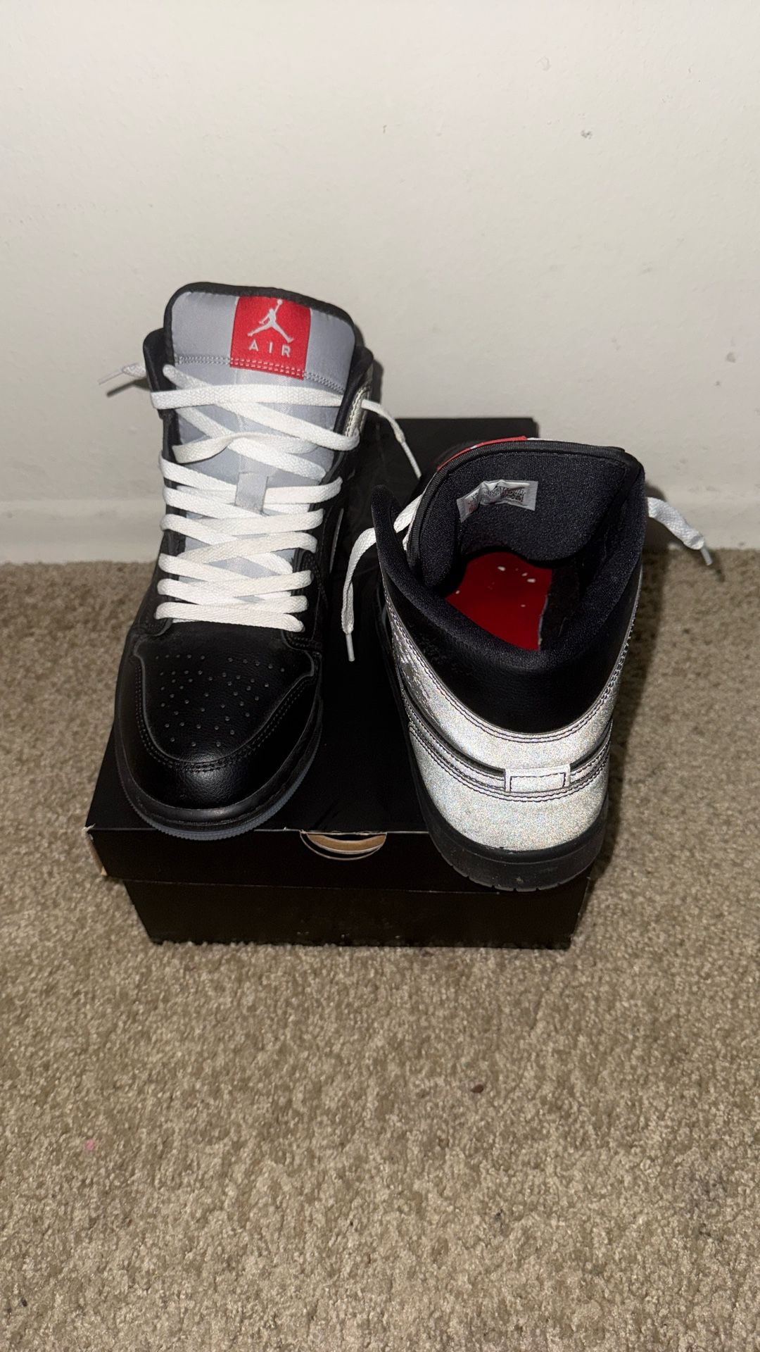 Jordan 1 Mid SE