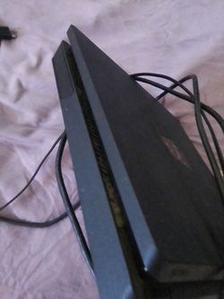 PS4 in great condition (no controllers tho)
