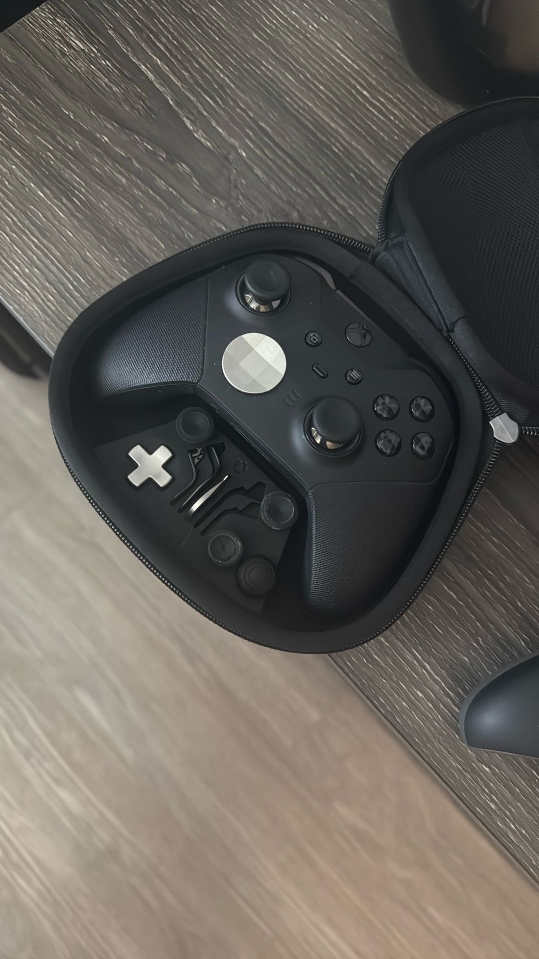 Xbox elite controller two Xbox elite controller one