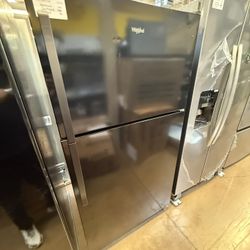 Whirlpool 33” refrigerator 