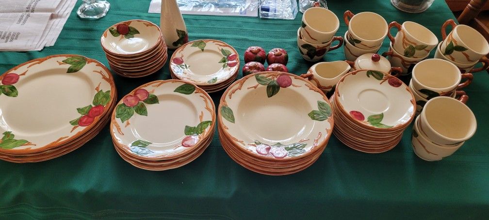 Franciscan Ware Set of 4
