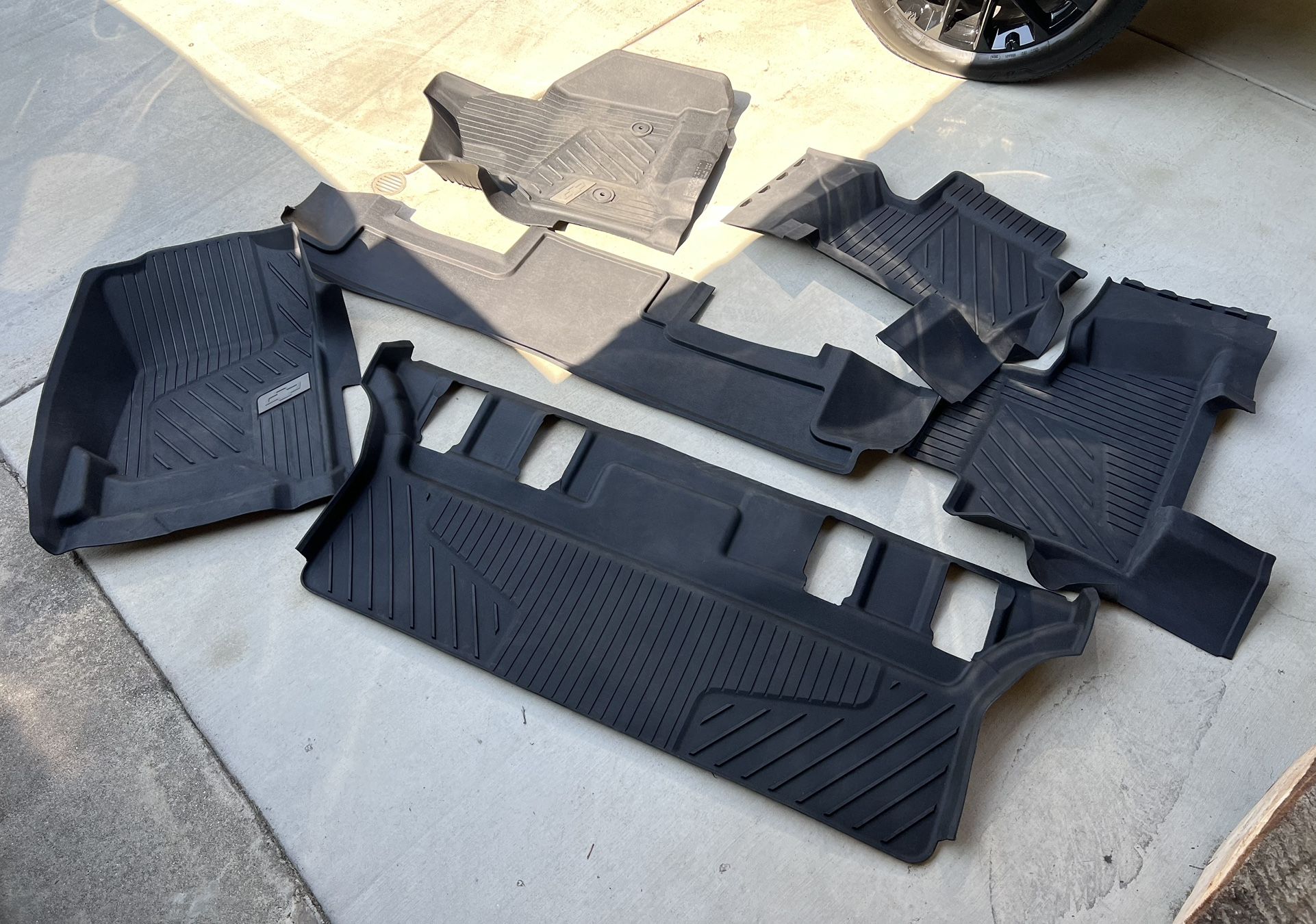 Chevy Tahoe Fitted Floor mats OEM