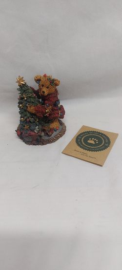 Boyds Bears Bearstone "Elliot and the Tree", Christmas Figurine, #2241; Vintage 1994;