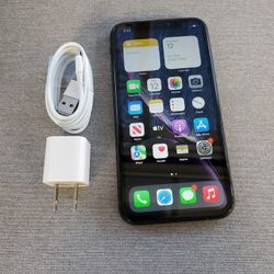 iPhone Xr - UNLOCKED - Like New  