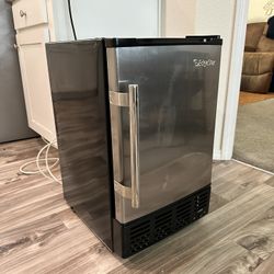 Edgestar 12lbs ice Maker IB120SS